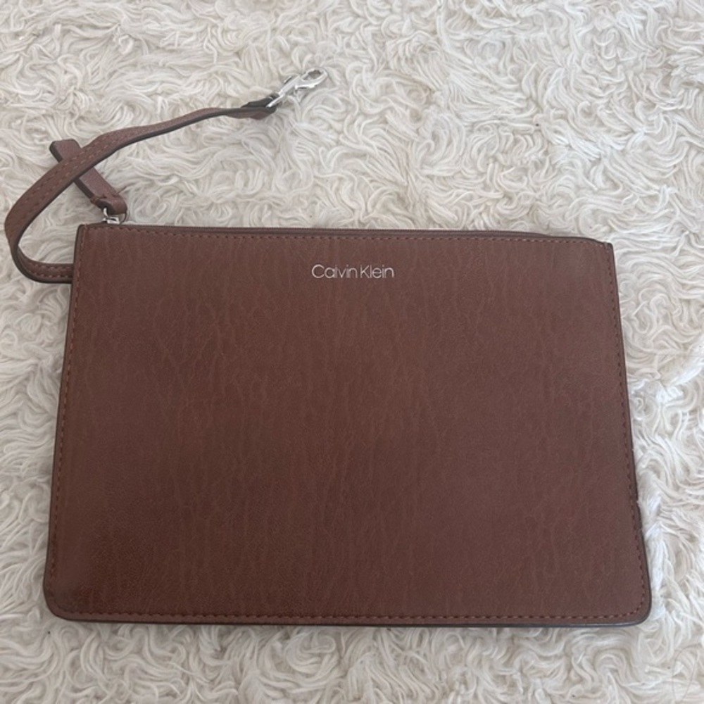 Calvin Klein Leather Wristlet in Brown‎